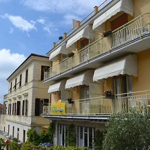 Eva La Romantica Moneglia
